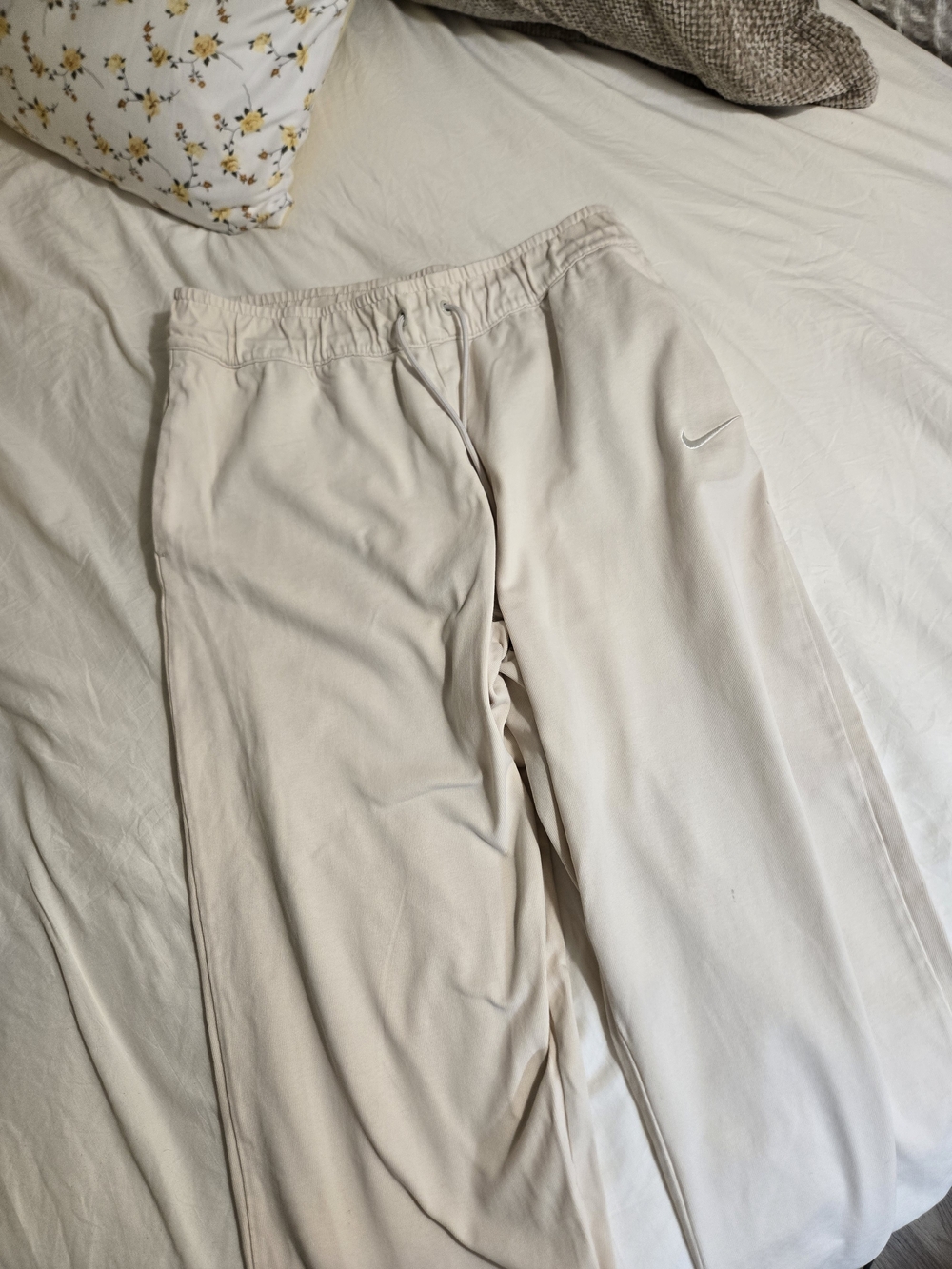 Nike Cream Sweatpants